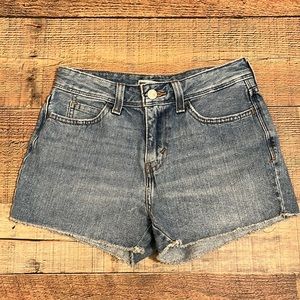 EUC Levi’s High Rise Denim Shorts Size 3 W 26